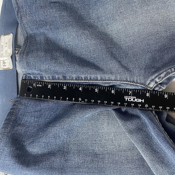 Free People Flare Jeans Penny Pull-On Size 26 Blue Denim Wide Leg Stretchy Boho - Picture 13 of 14